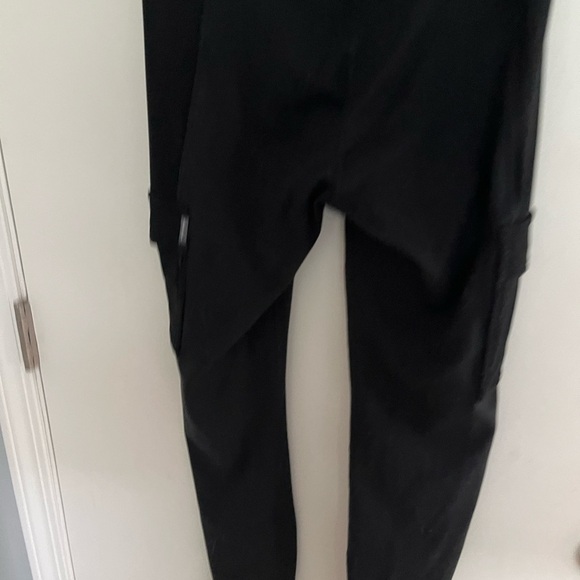 Eddie Bauer Cargo Exercise legging - Picture 4 of 5